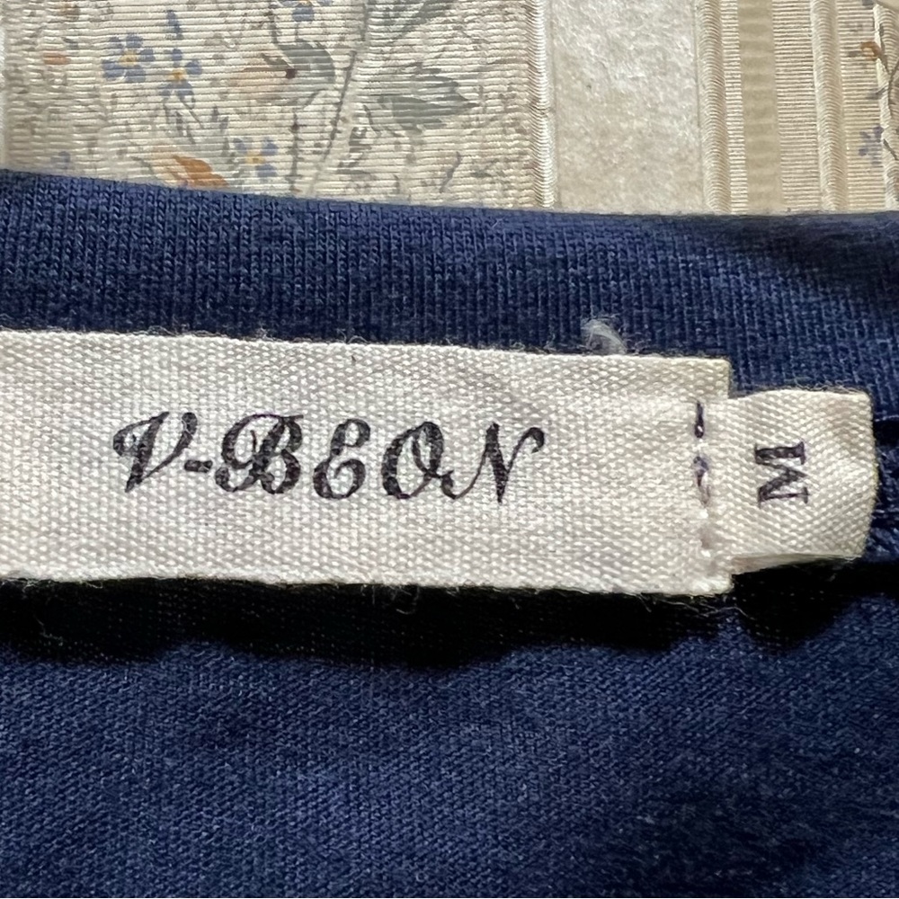 Women’s tee - Picture 3 of 3